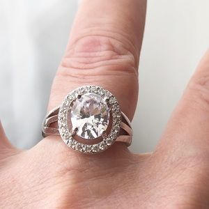 Simply stunning 14k gold filled crystals ring 7.25